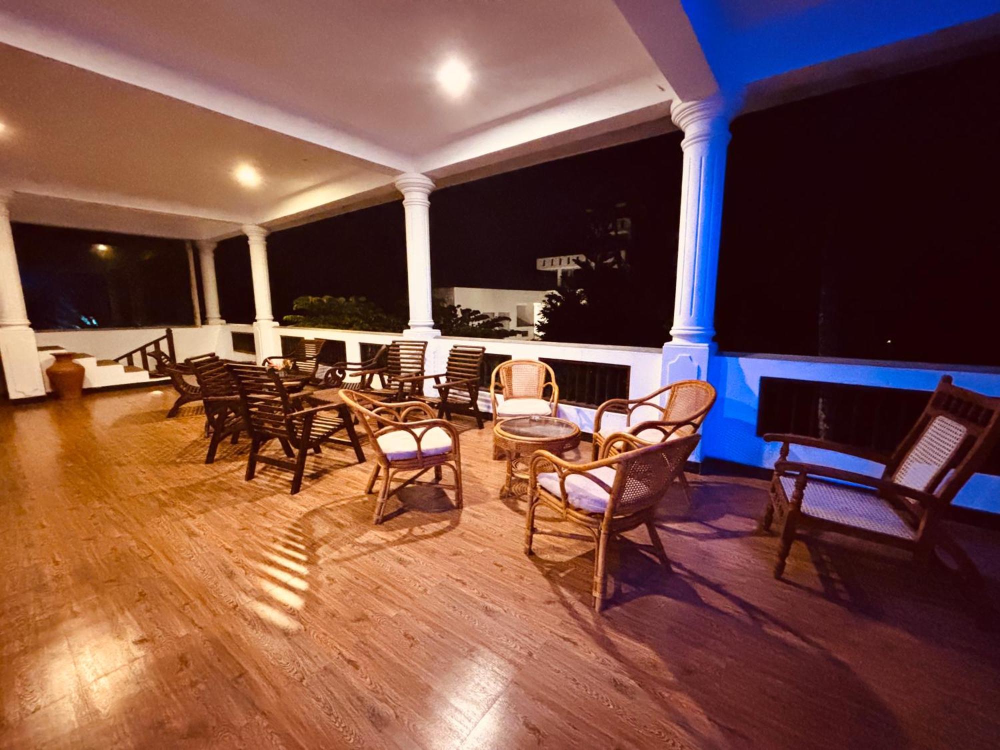 Hotel Indigo Unawatuna Bagian luar foto