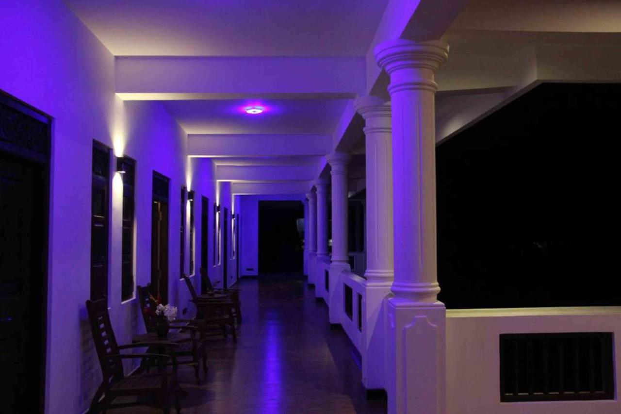 Hotel Indigo Unawatuna Bagian luar foto